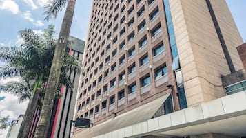Suite | Exterior