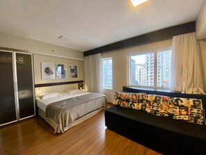 Suite | In-room safe, blackout drapes, iron/ironing board, free WiFi