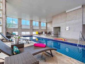 Outdoor pool, pool umbrellas, sun loungers