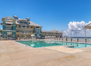 Piscine couverte, piscine chauffée