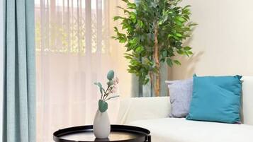 Smart TV, computer monitors