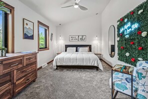 4 chambres, fer et planche à repasser, lit parapluie, Wi-Fi