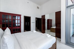 House | 4 bedrooms - Elegant 4BR Marina Penthouse Private Pool (Dubai)