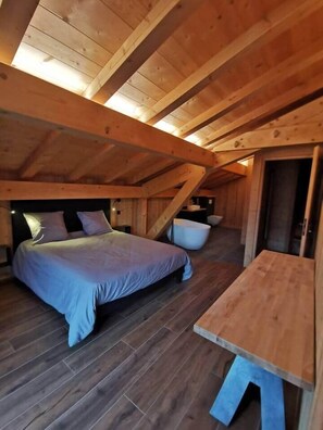 3 bedrooms, iron/ironing board, free WiFi, bed sheets - Chalet neuf standing Samoëns - Adults only (15+) (Samoëns)