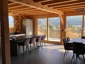 Réfrigérateur, micro-ondes, four, lave-vaisselle