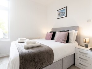 2 soverom, strykejern/-brett, wi-fi (inkludert) og sengetøy