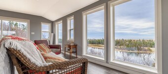 Breathtaking Views, Absolute Privacy, Modern&Cozy! 5mins to PEI's 2 BEST Beaches