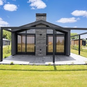 Tranquil Holiday Home With Views