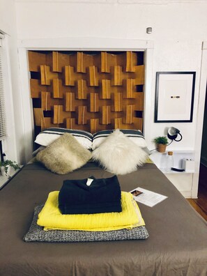1 bedroom, desk, iron/ironing board, travel cot