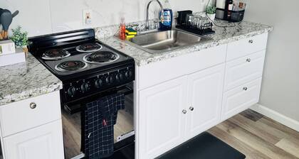 Cozy 2BR Getaway – Walk to Beach & Casinos! Free Wi-Fi