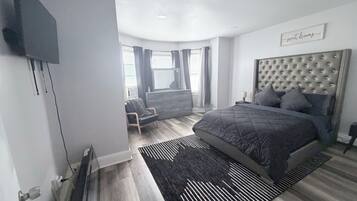 2 多间卧室、熨斗/熨衣板、免费 WiFi、床单