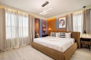 10 bedrooms, iron/ironing board, WiFi, bed sheets