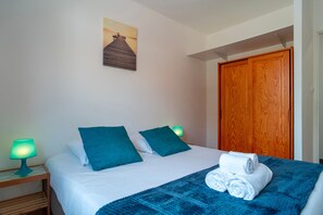 3 habitaciones, tabla de planchar con plancha y wifi gratis 