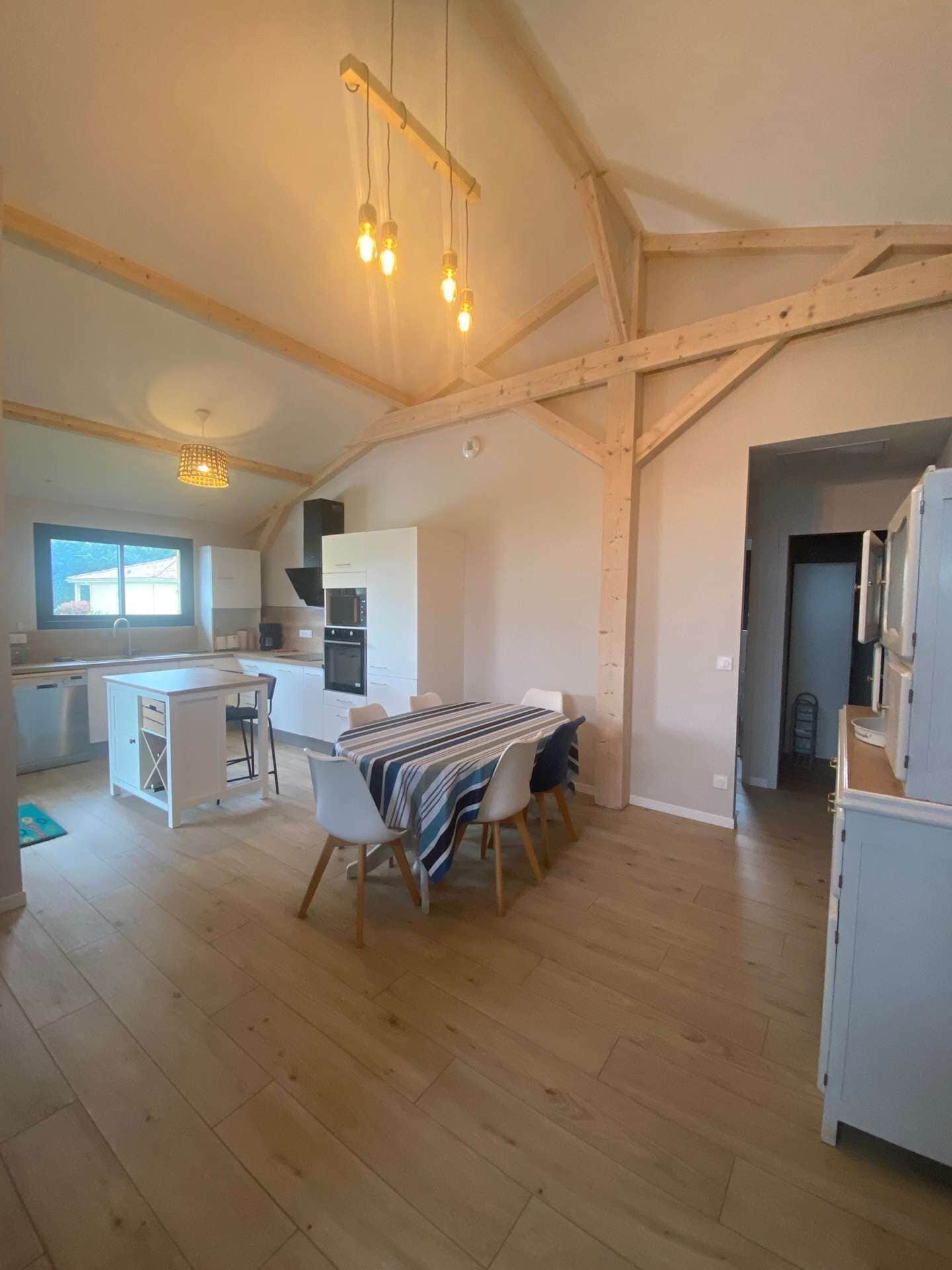 Réfrigérateur, micro-ondes, four, lave-vaisselle