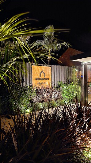 تفاصيل الفندق من الخارج