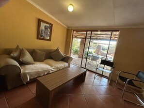 Tradisjonell alpehytte, terrasse | Oppholdsområde