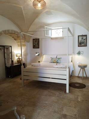 2 bedrooms, iron/ironing board, WiFi, bed sheets - Country House (Puglia)