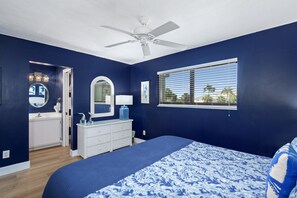 1 bedroom, internet, bed sheets - 🌴Bayfront Complex | Gorgeous Views | Estero Island Yacht & Racquet 320🌴 (Fort Myers Beach)