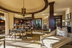 Smart-TV, DVD-Player, Stereoanlage