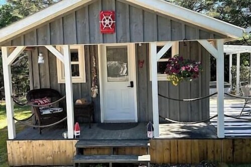 Cozy Coastal Cabin w/Hot Tub