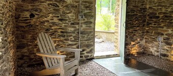 Charming & newly restored farmhouse tucked away in nature