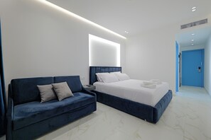 Deluxe Triple Room | Free WiFi, bed sheets