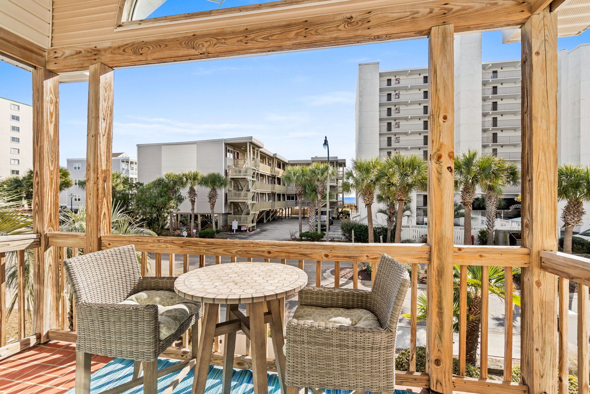 屋外ダイニングエリア