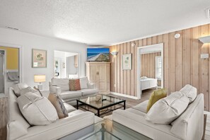 8 bedrooms, iron/ironing board, WiFi, bed sheets - Coastin Time 8 BR 6BA, Private Heated Pool & Hot Tub (North Myrtle Beach)