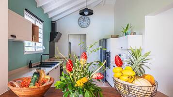 Micro-ondes, four, plaque de cuisson, lave-vaisselle