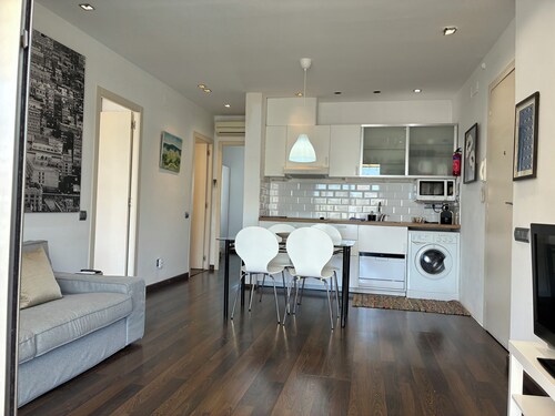 PENTHOUSE WITH LARGE TERRACE IN THE CENTER OF BARCELONA