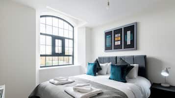 Apartment, 1 King Bed with Sofa bed | Iron/ironing board, free WiFi