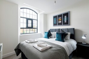 Appartement, 1 très grand lit et 1 canapé-lit | Fer et planche à repasser, accès au Wi-Fi (inclus)