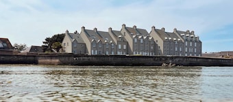 Les pieds dans l eau Home - Waterfront Stay