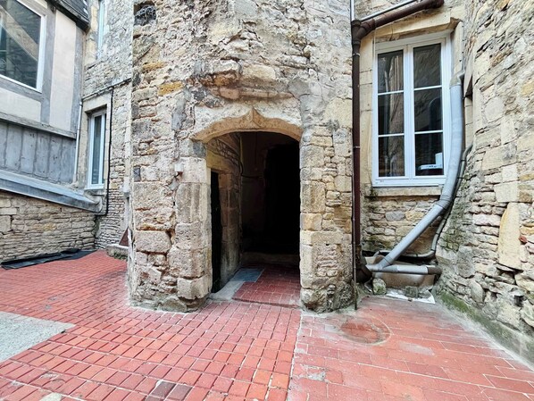 Exterior - La Chambre du Chateau - Center of Carentan (Carentan-les-Marais)
