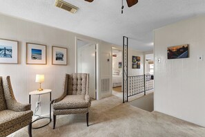 5 chambres, lit parapluie, Wi-Fi, draps fournis