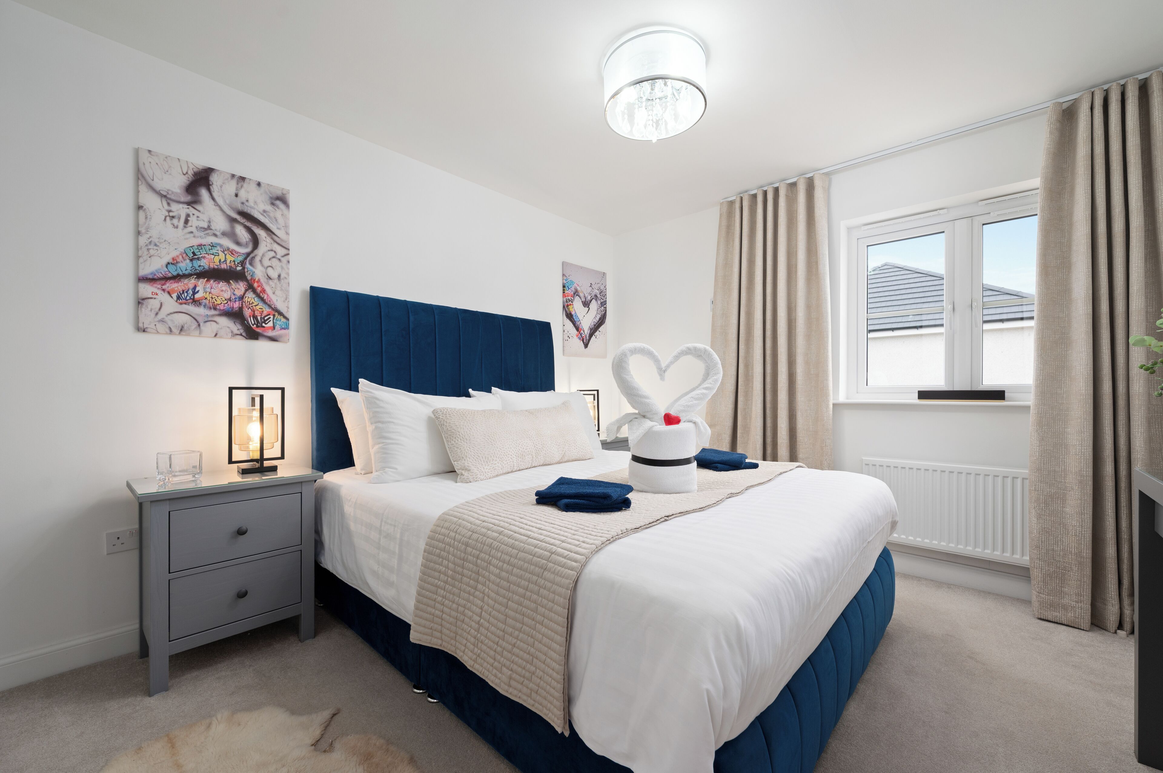 3 bedrooms, desk, iron/ironing board, WiFi (free)