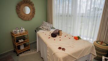 Couples treatment room(s), hot stone massages, deep-tissue massages