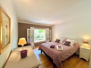 5 chambres, bureau, fer et planche à repasser, Wi-Fi gratuit
