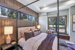 4 bedrooms, desk, free WiFi, bed sheets - Modern Mountain Wellness Retreat in McCall, Idaho: 4 Bed · 4.5 Bath · Sleeps 10 (McCall)