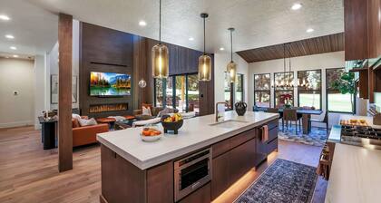 Modern Mountain Retreat in McCall, Idaho: 4 Bed · 4.5 Bath · Sleeps 10