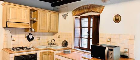 Appartamento | Cucina privata | Tavolo da pranzo