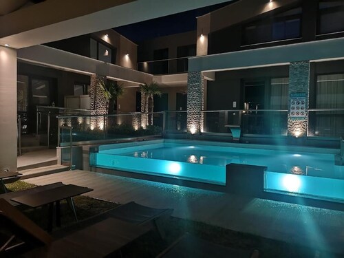 Amalia Deluxe Villas