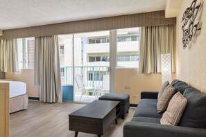 TV, DVD player - Aqua Aloha Surf Waikiki 606 Deluxe Studio with Lanai and Partial City Views loca (Honolulu)