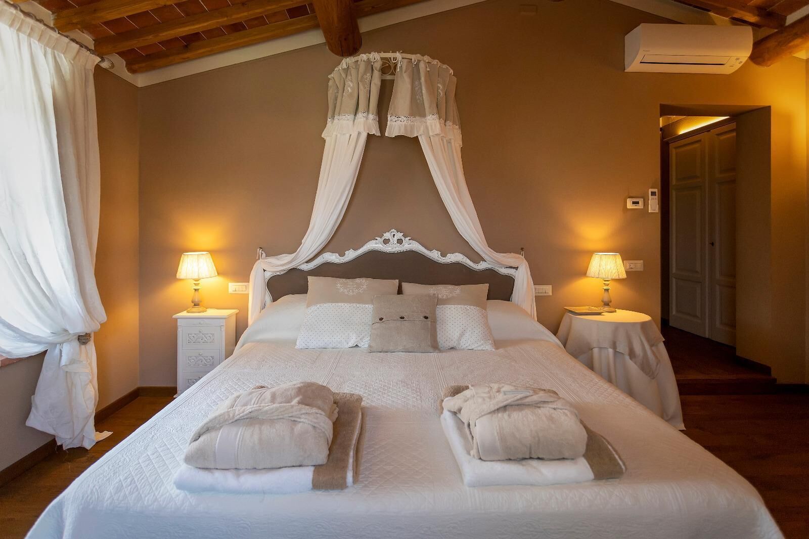 4 camere, ferro/asse da stiro, Wi-Fi gratuito, lenzuola