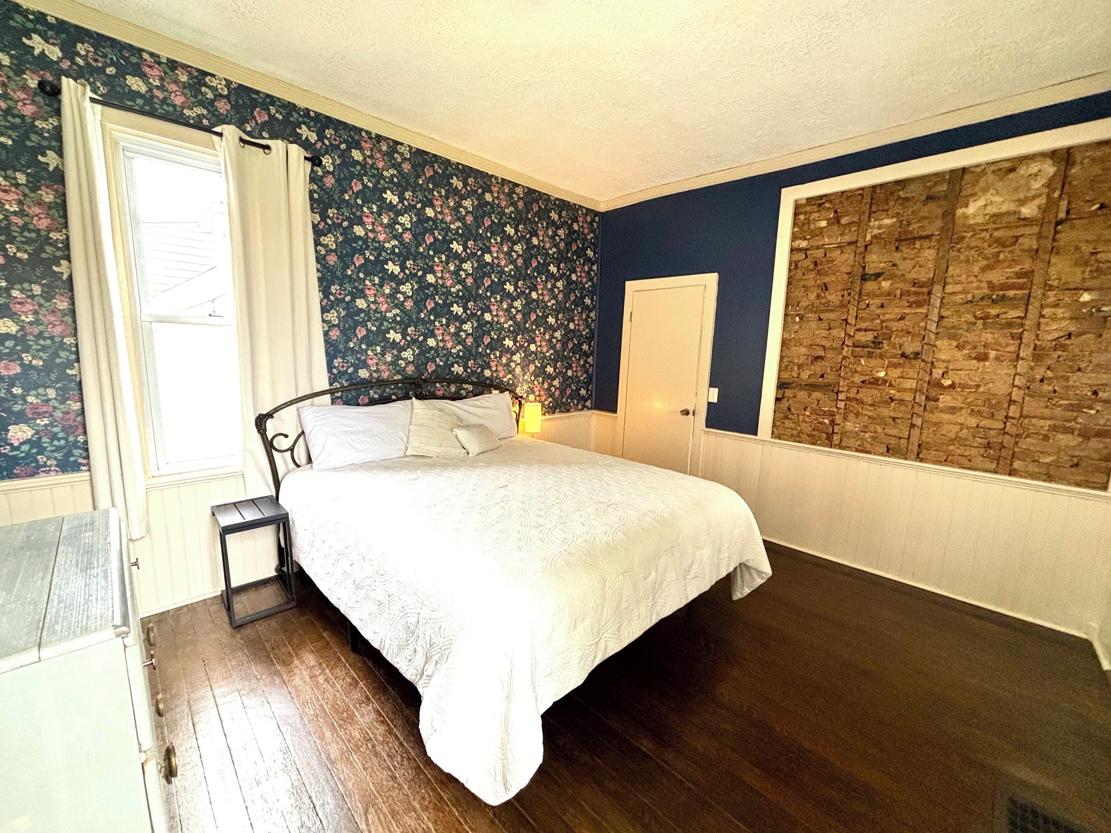 3 Schlafzimmer, Schreibtisch, Bügeleisen/Bügelbrett, Reisekinderbett