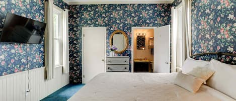 3 Schlafzimmer, Schreibtisch, Bügeleisen/Bügelbrett, Reisekinderbett