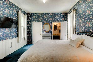 3 Schlafzimmer, Schreibtisch, Bügeleisen/Bügelbrett, Reisekinderbett