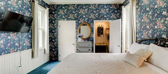 Cozy Vintage House.  Home in Fulda, Indiana