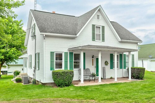 Cozy Vintage House.  Home in Fulda, Indiana