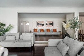 Interior - Blue Haven | Solar Pool Heat + Parking + Billiards (Long Beach)